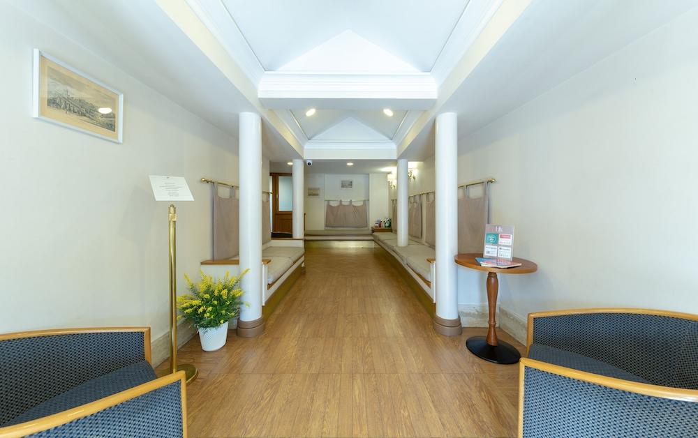 Hotel Leopardi نابولي المظهر الخارجي الصورة