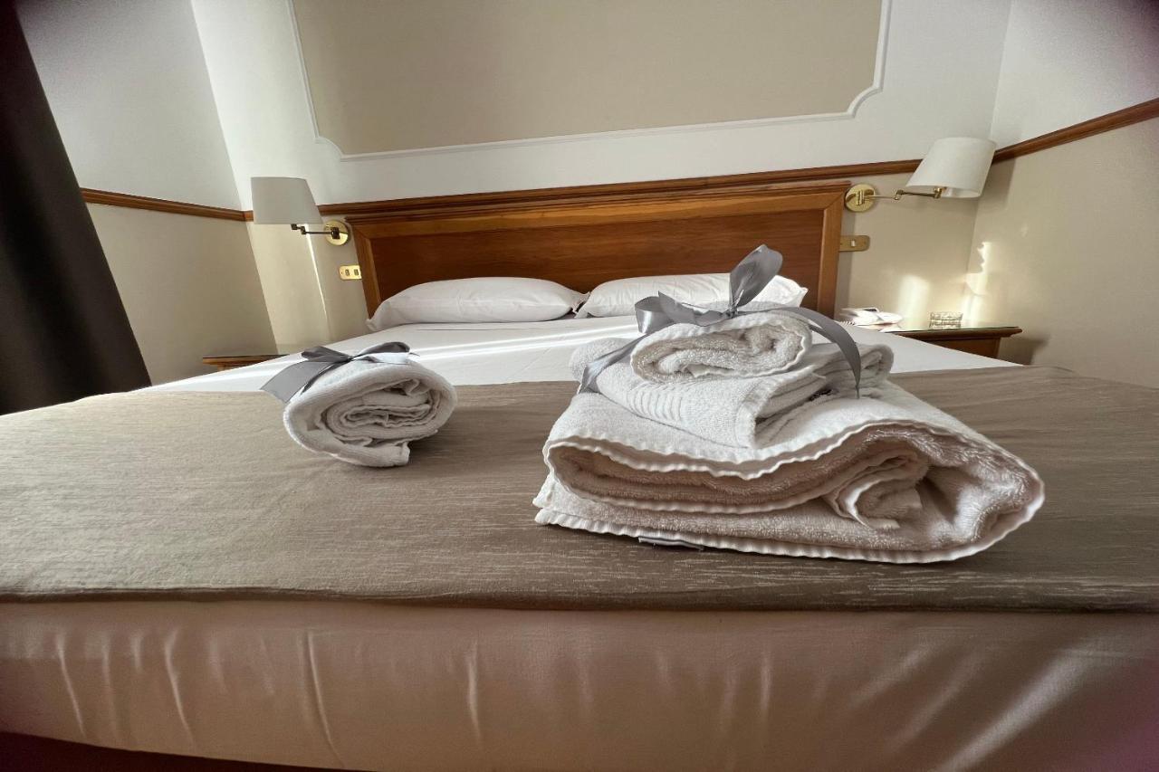 Hotel Leopardi نابولي المظهر الخارجي الصورة
