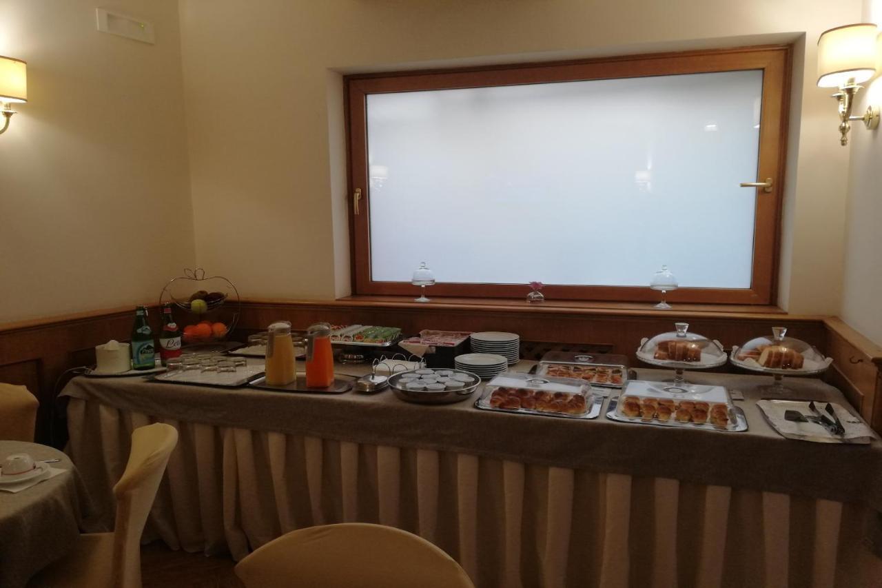 Hotel Leopardi نابولي المظهر الخارجي الصورة