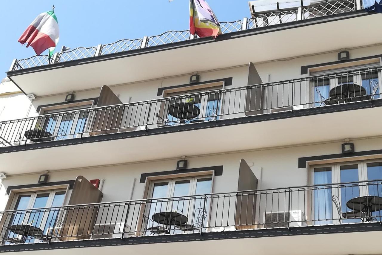 Hotel Leopardi نابولي المظهر الخارجي الصورة
