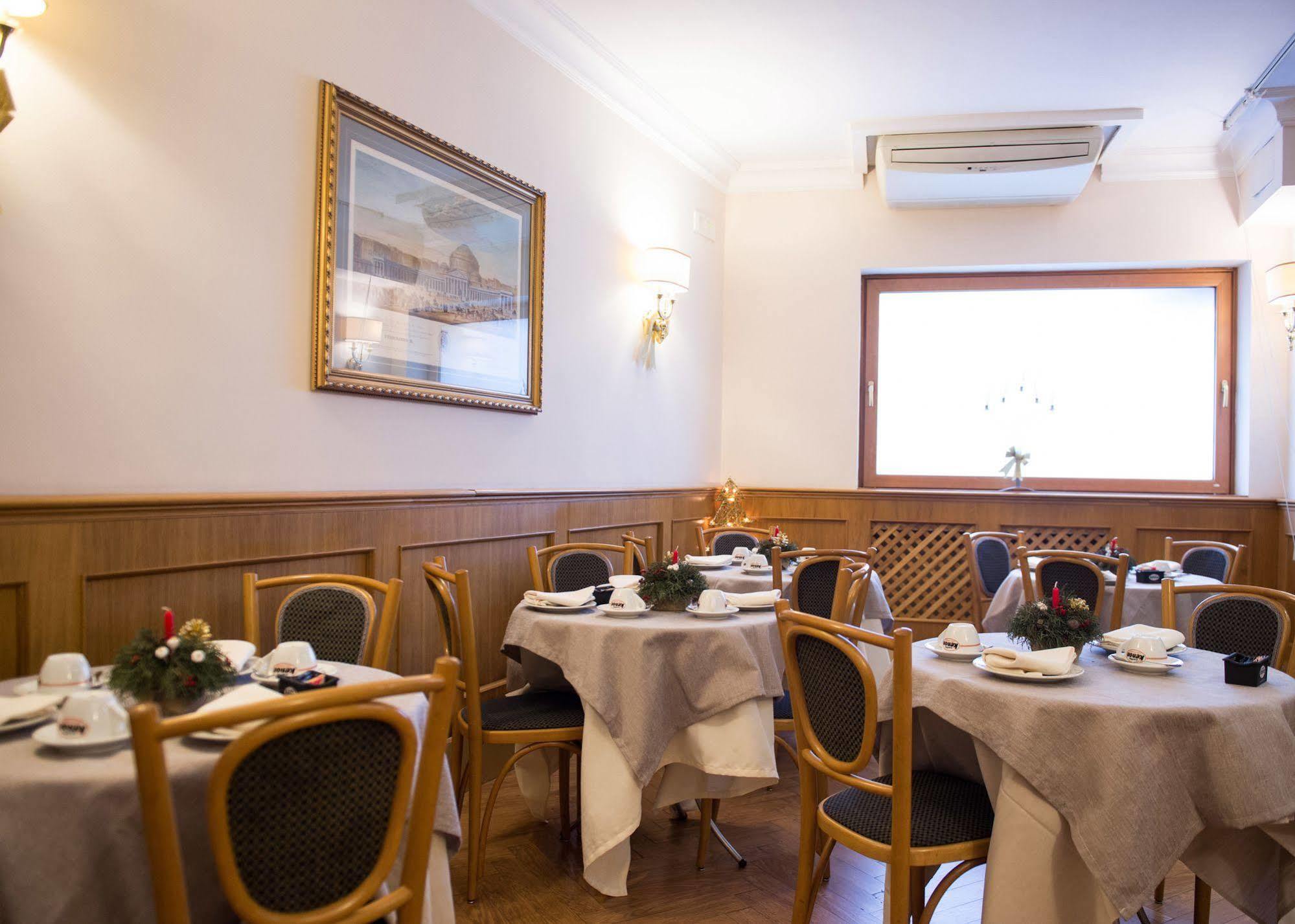 Hotel Leopardi نابولي المظهر الخارجي الصورة