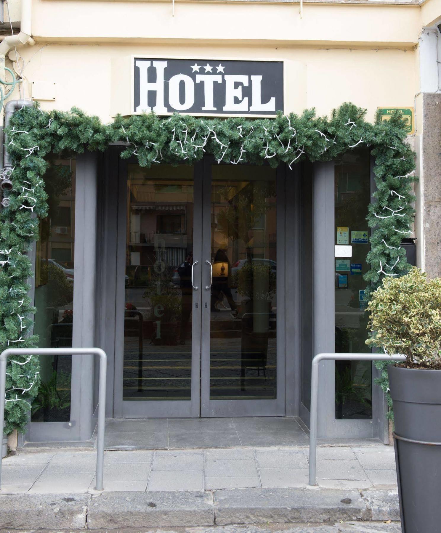 Hotel Leopardi نابولي المظهر الخارجي الصورة