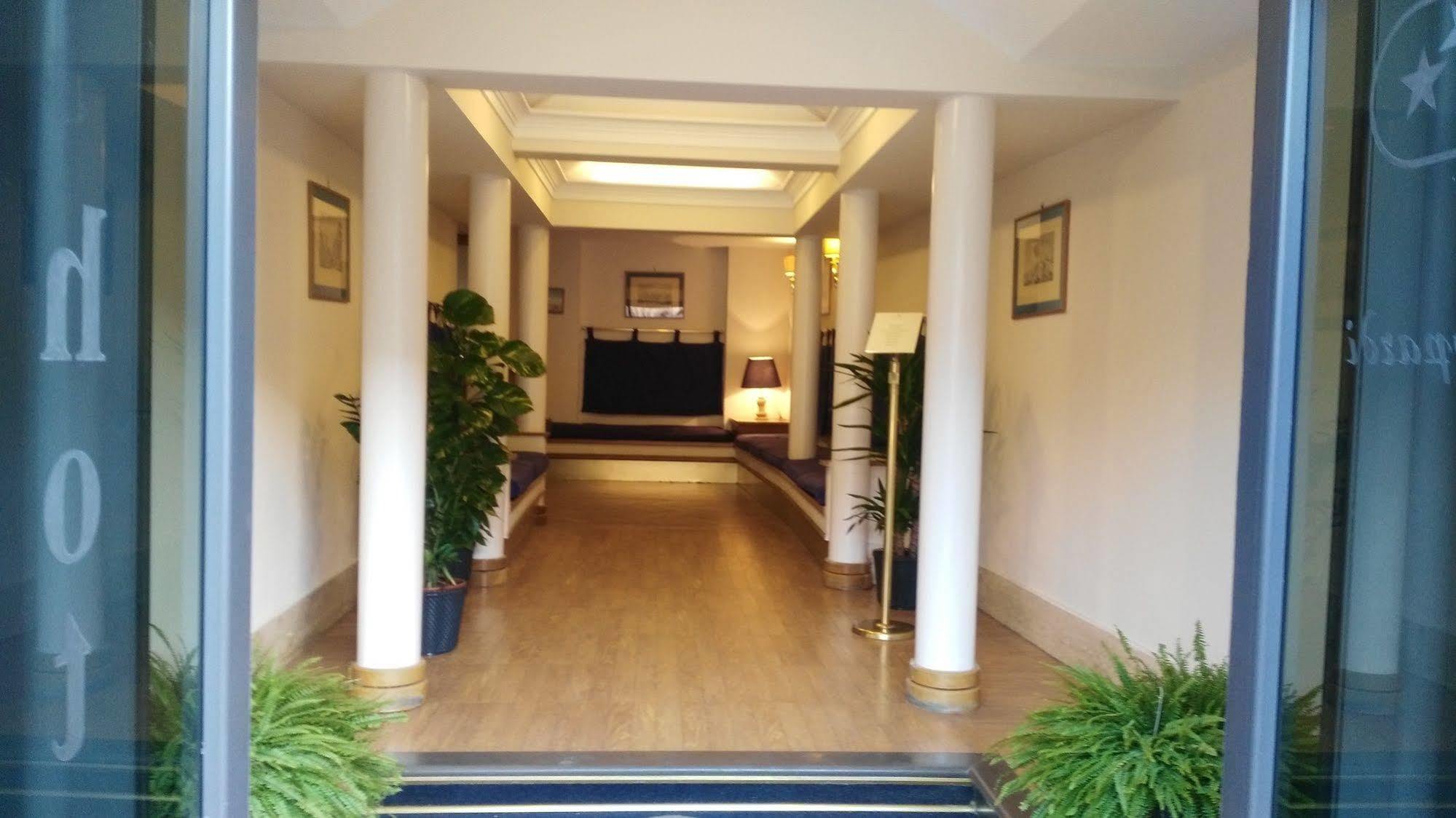 Hotel Leopardi نابولي المظهر الخارجي الصورة