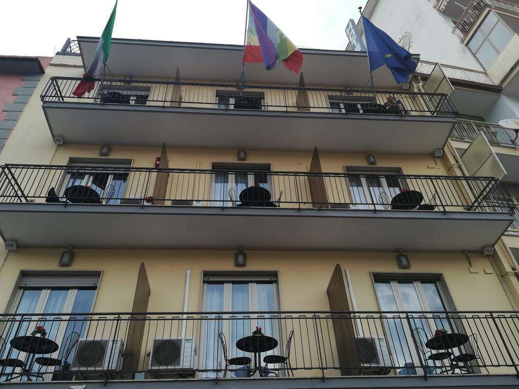 Hotel Leopardi نابولي المظهر الخارجي الصورة